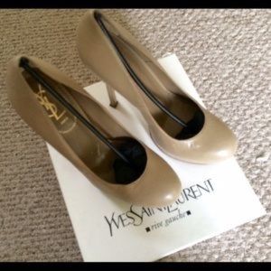 Yves Saint Laurent Tribtoo nude Nappa pumps 41